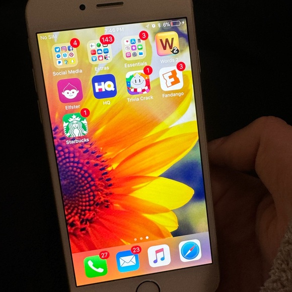 iPhone 6 16 GB Used but Good Condition No Sim Card No Cracks - Picture 8 of 11